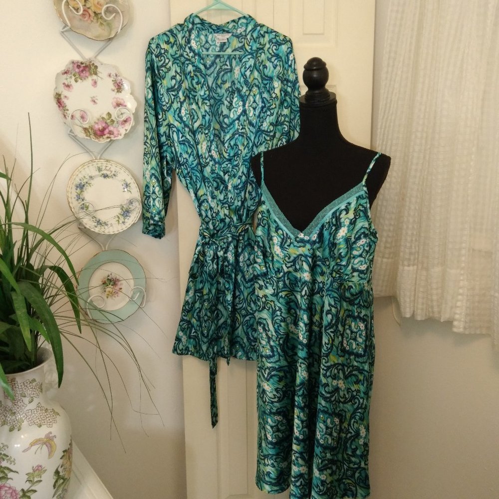 Liz Claiborne Robe and Gown Set